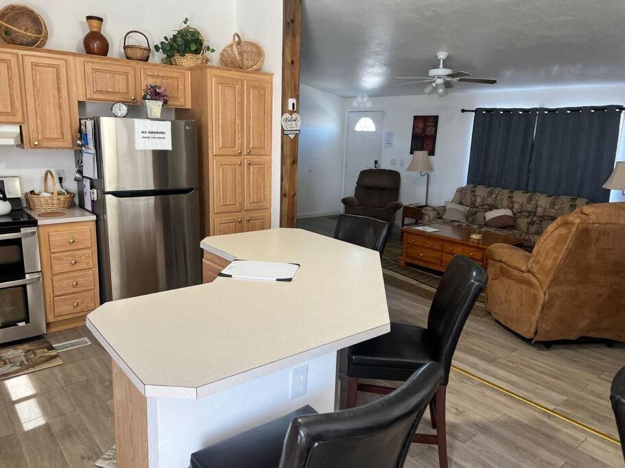 פארומפ Death Valley/Prairiefire 3Bd/2Ba Home W/ Kitchen מראה חיצוני תמונה