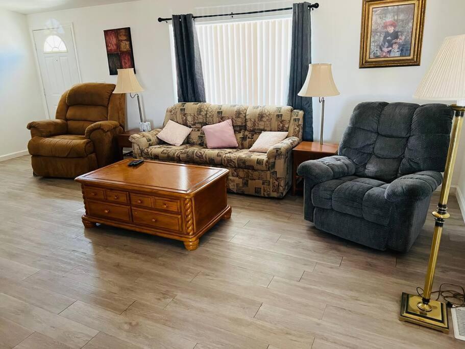 פארומפ Death Valley/Prairiefire 3Bd/2Ba Home W/ Kitchen מראה חיצוני תמונה